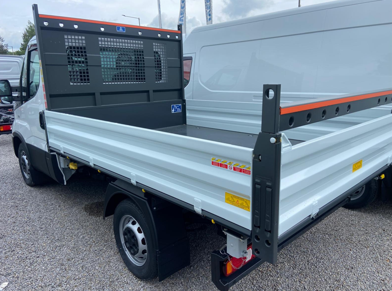 IVECO DAILY 35S16 - třístranný sklápěč S3 – nové vozidlo - 2