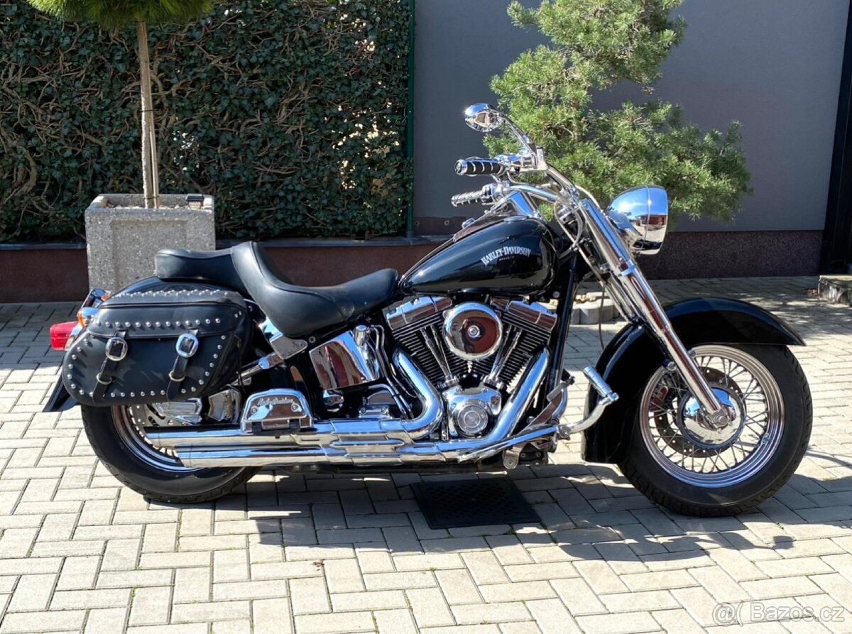 Harley - Davidson, černý Softail Heritage 88´ inch. - 2