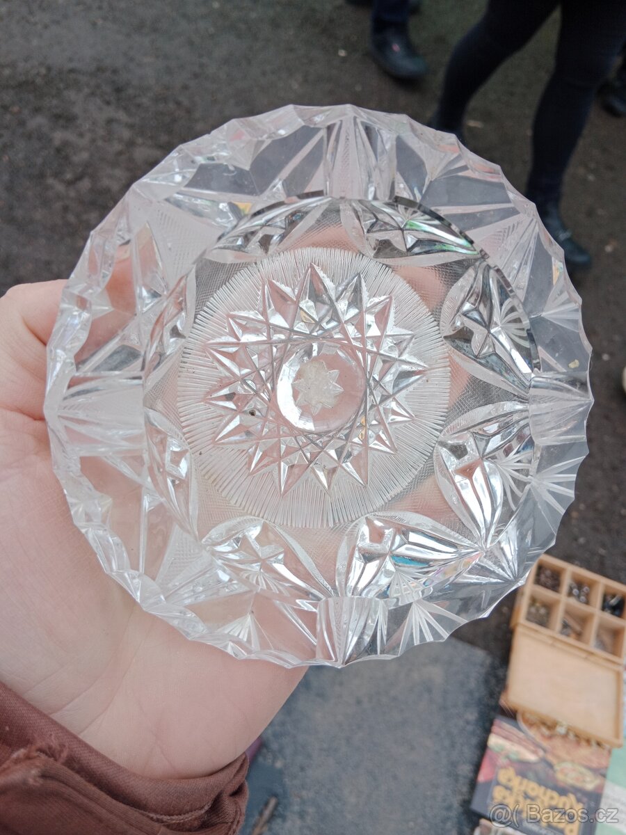 Broušený popelník - 2