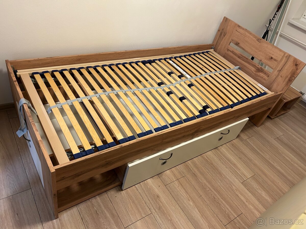 Polohovatelná postel - 2