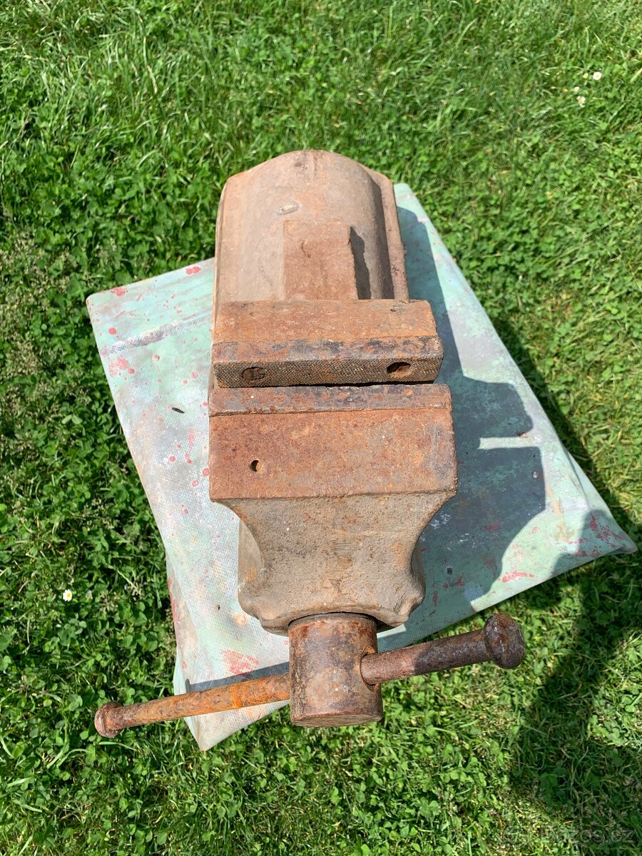 Sverak velky na ponk - 2