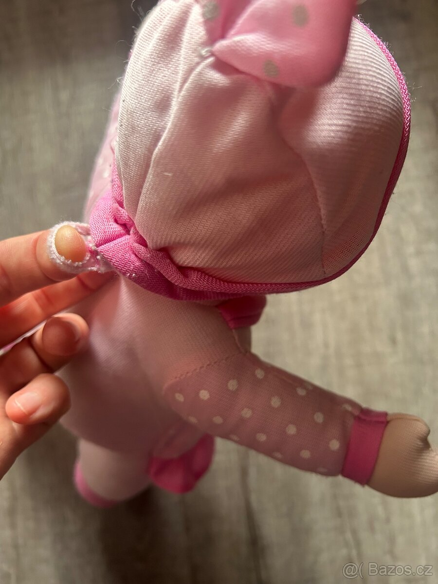 Panenka s měkkým tělíčkem - 2