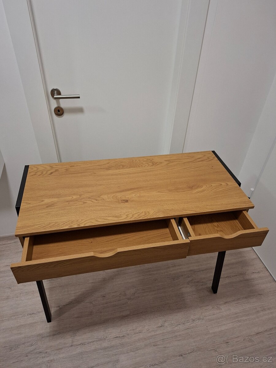 Dřevěný psací stůl Erchis - 2