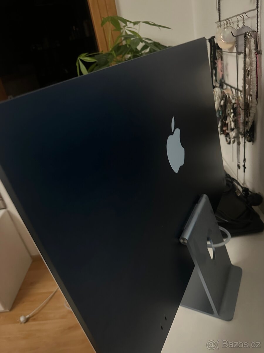 Apple iMac 24” (2021) – M1 / 8GB / 256GB - 2
