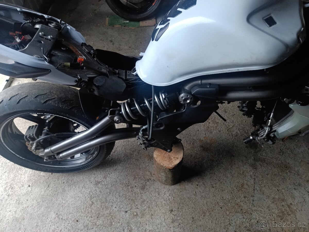 Rozpredám Kawasaki ER6 N - 2