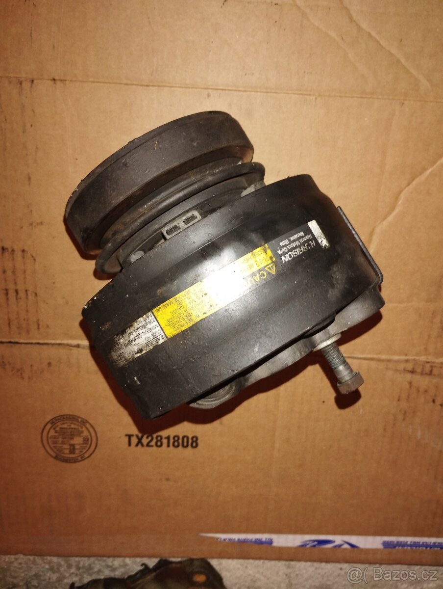 Sání motoru chevy 5.7 - 2
