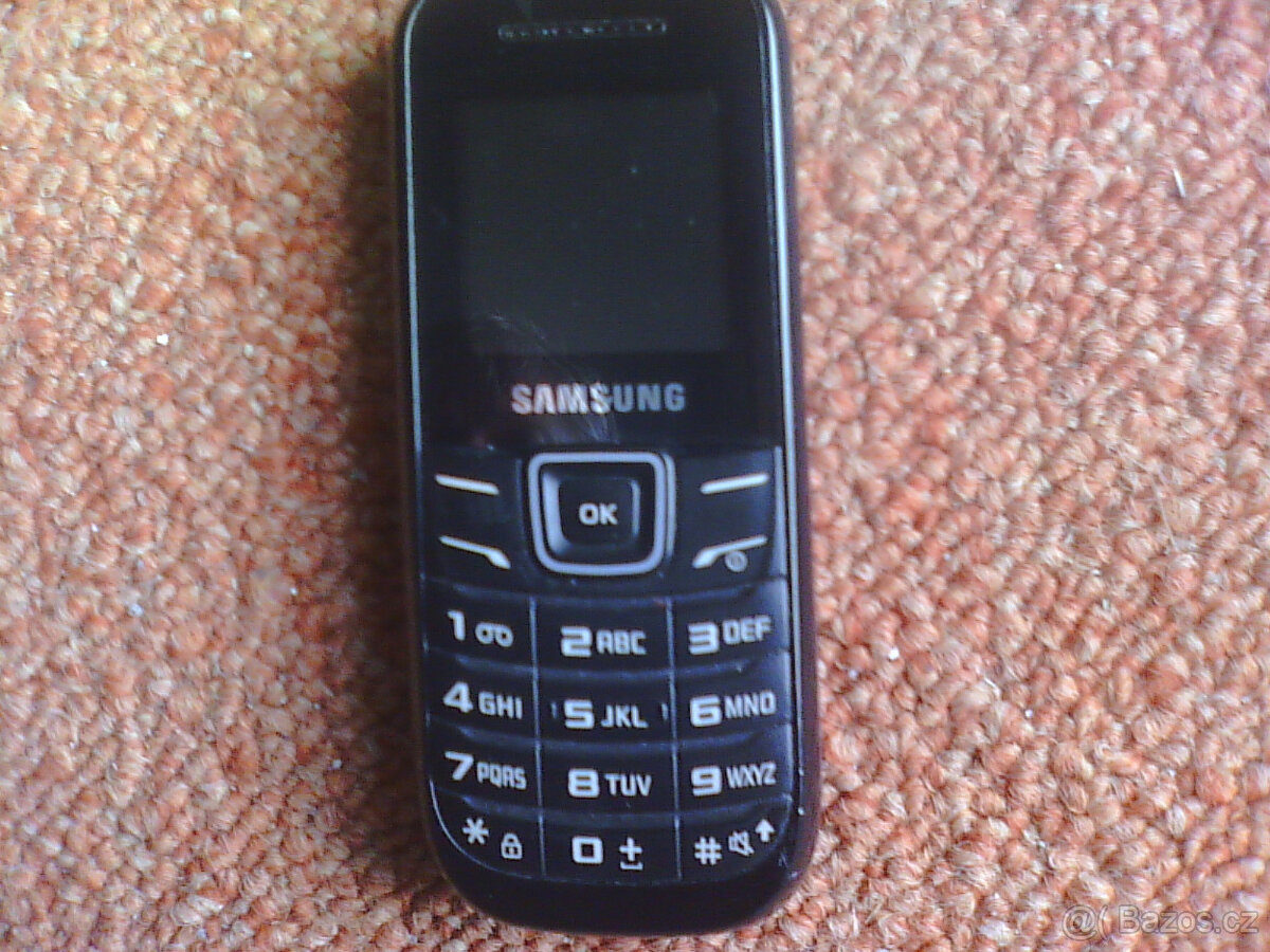 telefon SAMSUNG + nabíječka - 2