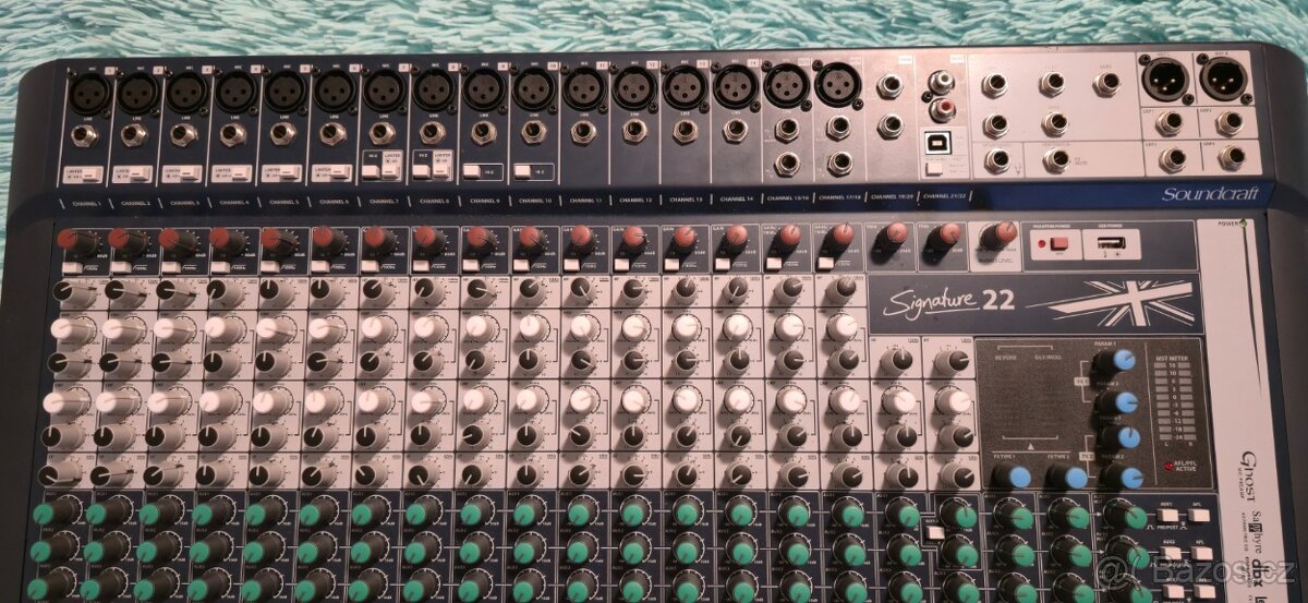Soundcraft signature 22 - 2