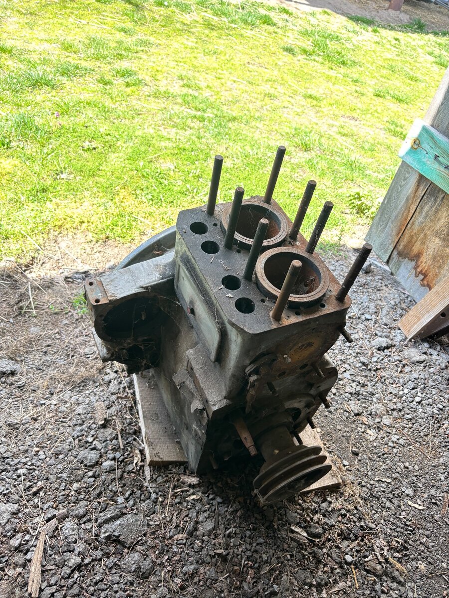 Blok motora Zetor 25 A - 2