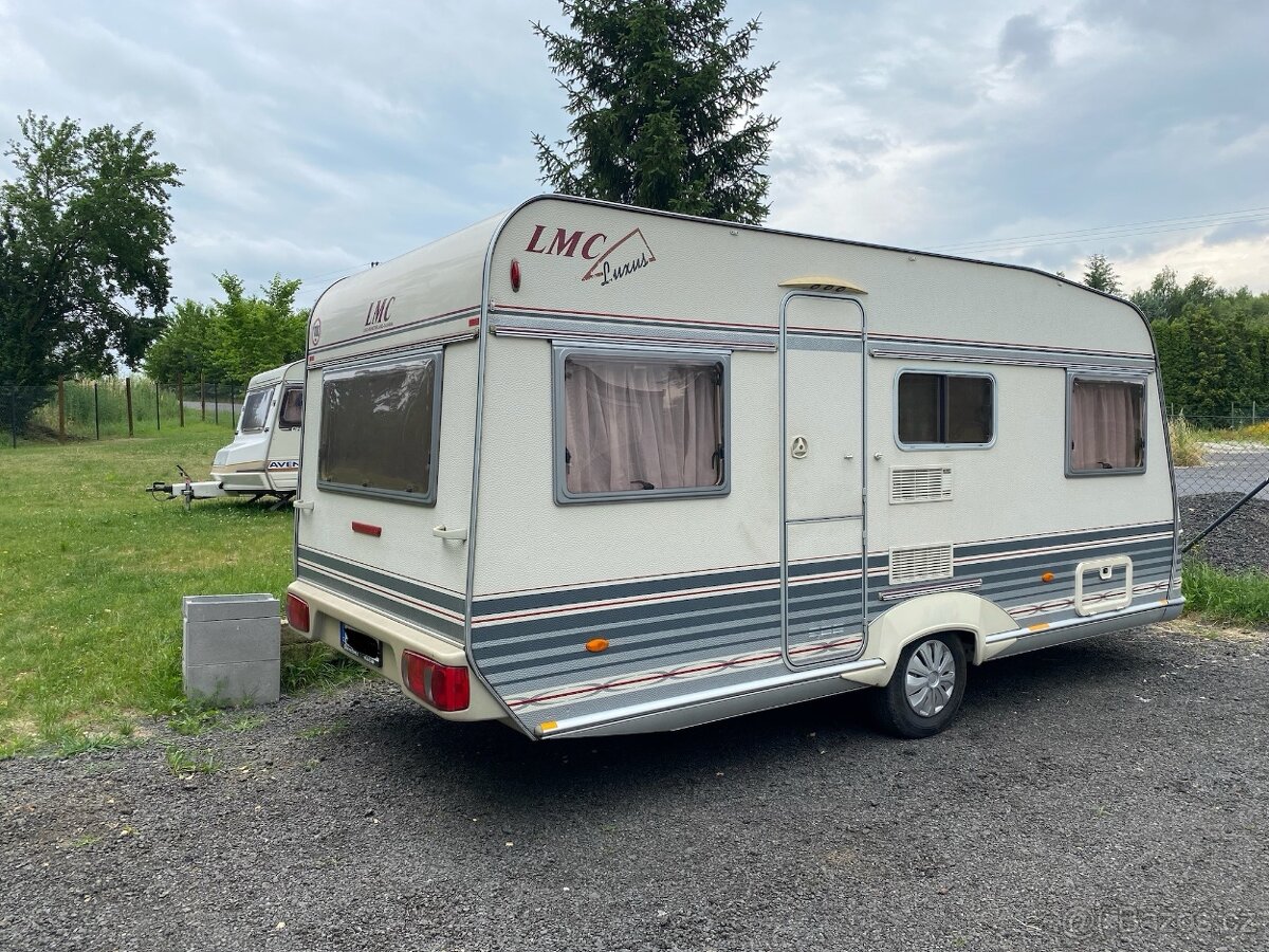 Karavan LMC 490 - 2