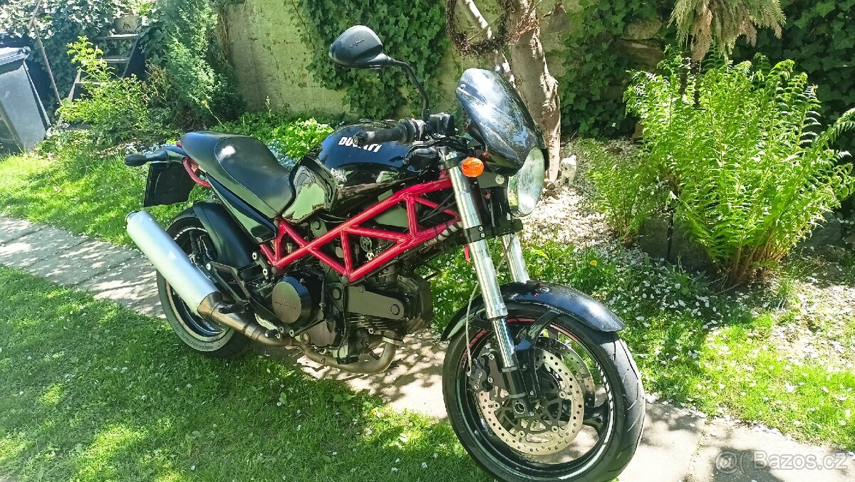 Ducati Monster 695 - 2