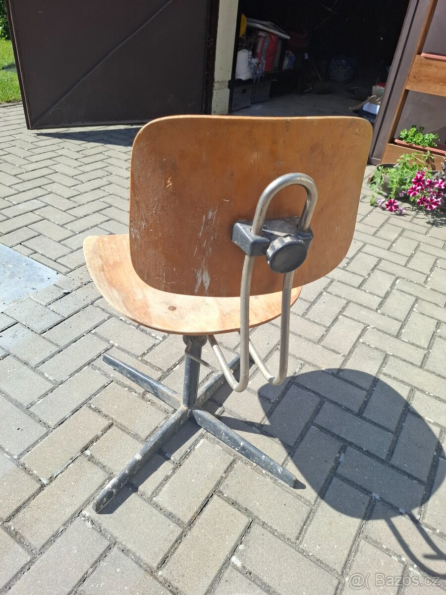 Retro otočná zidle - 2