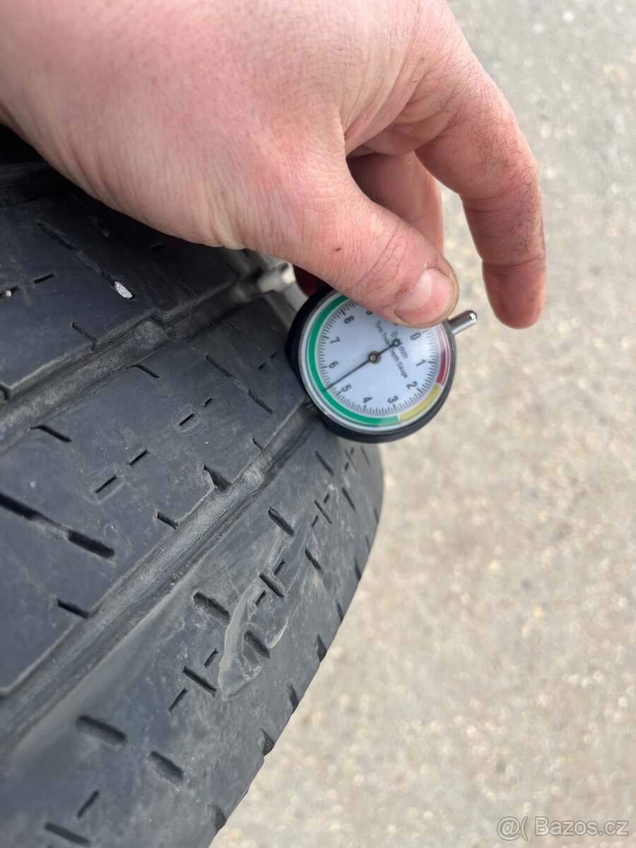 Pneu 215/65/15 C - 2