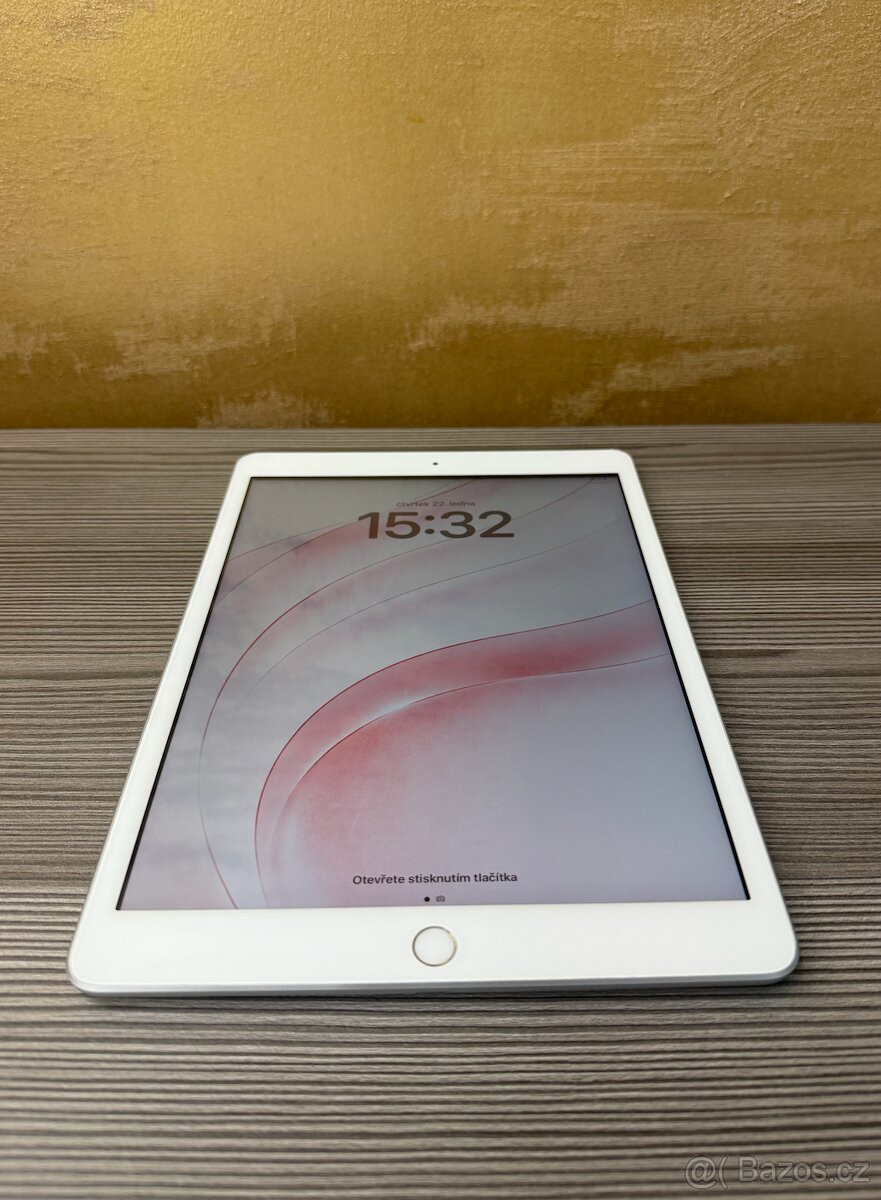 Apple iPad 7 32GB stříbrný, top stav - 2