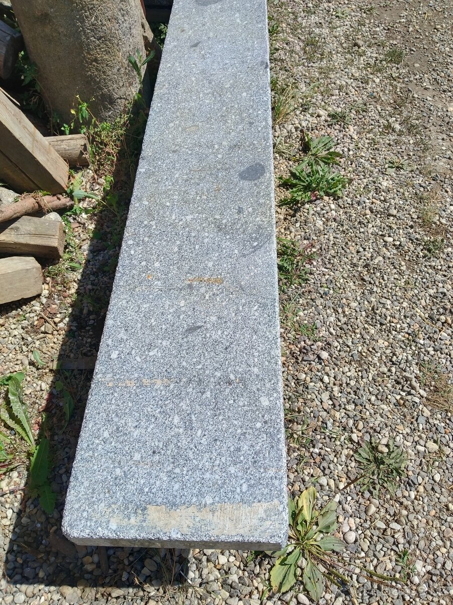 Kamenná Žulová lavice - 2