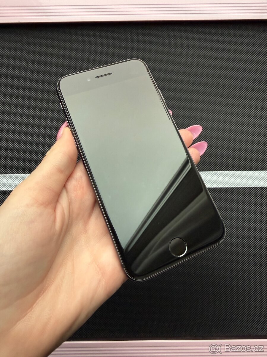 iPhone 8 64GB - 2