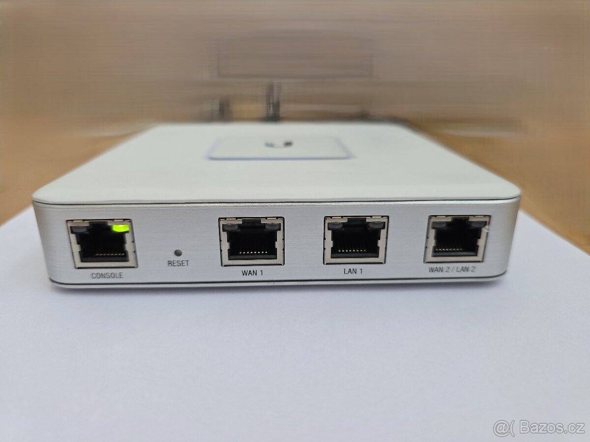 Ubiquiti UniFi USG Security Gateway - 2