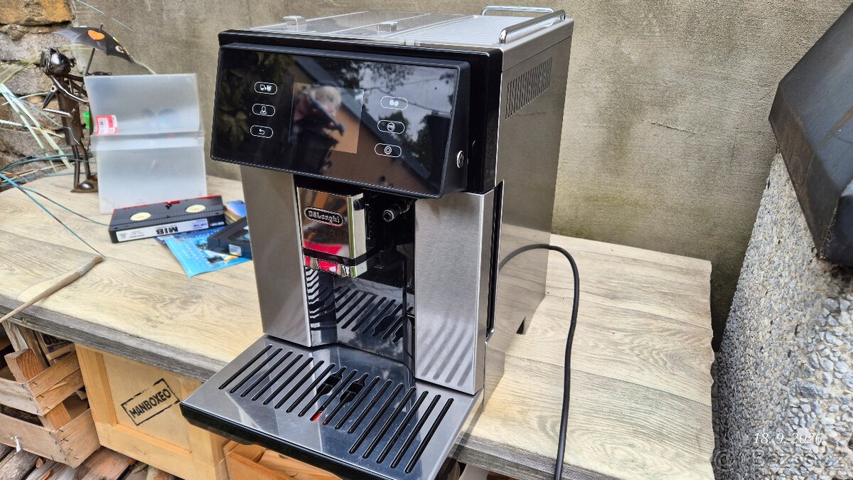 Plně automatický kávovar DeLonghi - 2