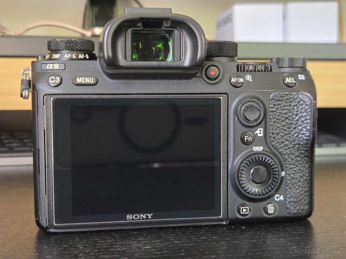 Sony A9 + 2 baterie + SD karta - 2