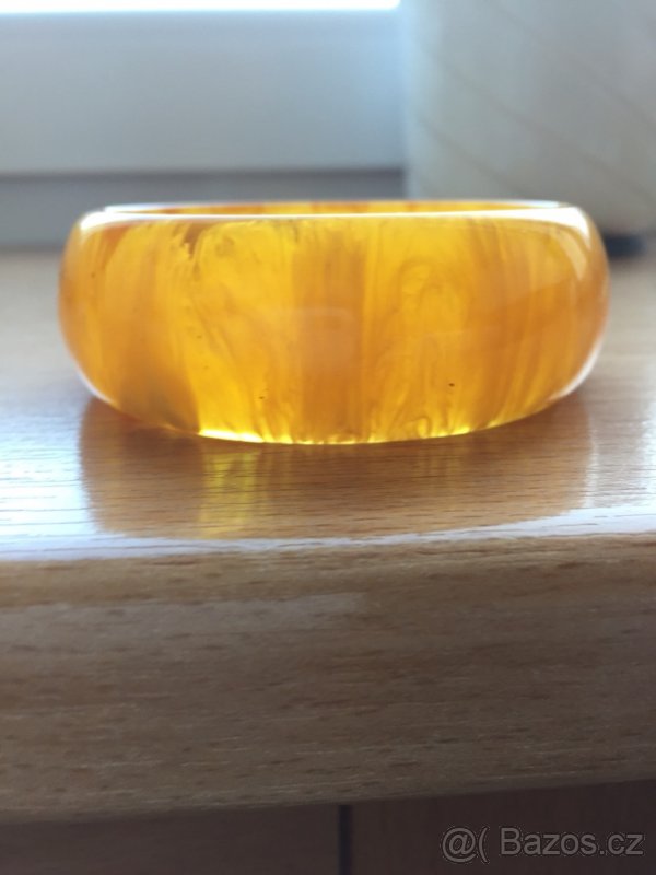 Náramek z uměle vypracovaného jantaru - 2