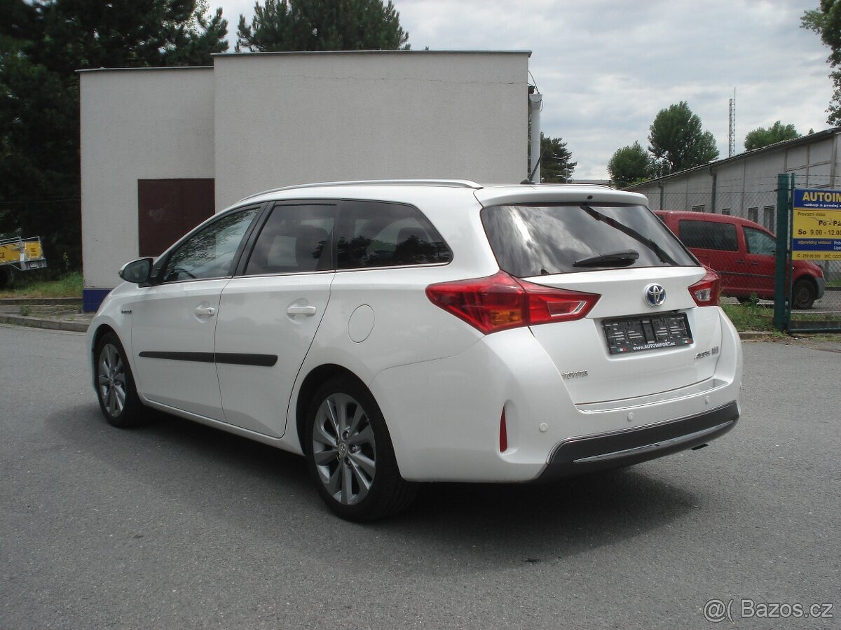 Toyota Auris 1.8 Hybrid e-CVT Executive - 2