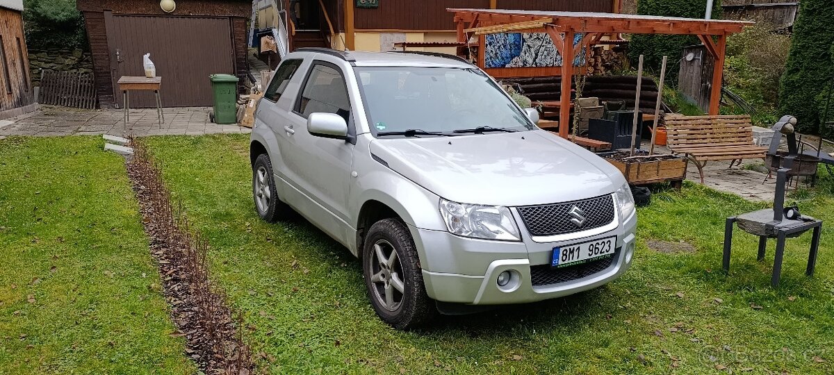 grand vitara 1.6 benzín 4x4 - 2