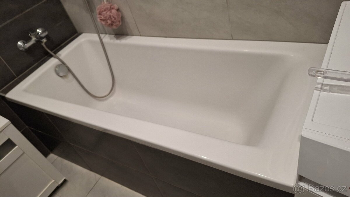 Keramické umyvadlo a skříňka, vana a WC - 2