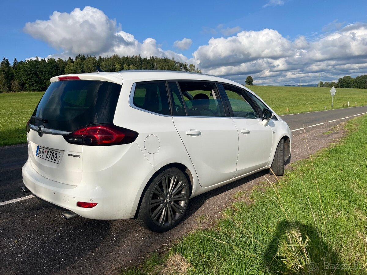 Opel Zafira Tourer - 2