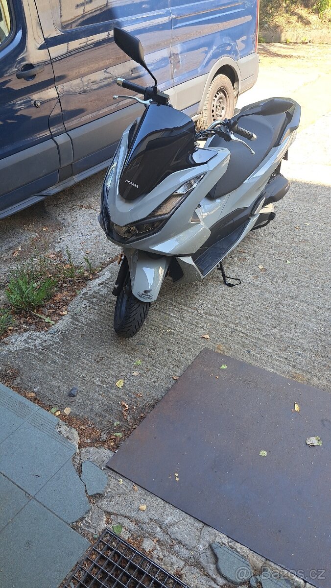 Prodám skútr Honda PCX 125 - 2