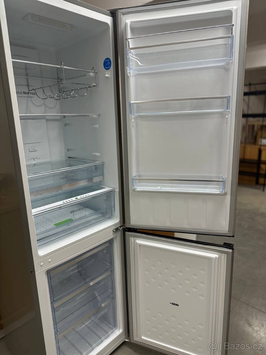 Lednice s mrazákem Amica - 2