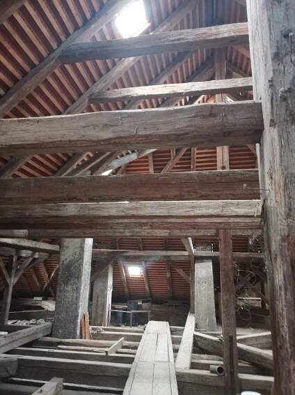 Zajišťujeme zdarma demolice starých střech a objektů - 2