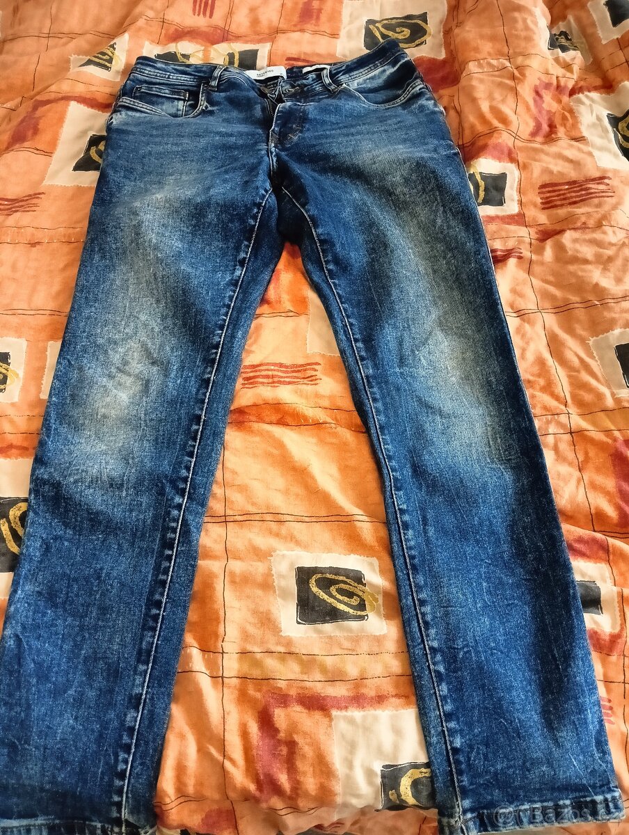 Chlapecké oblečení vel. S - 2