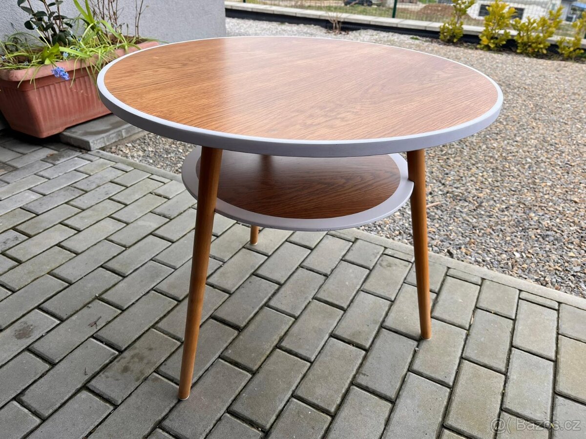 Starožitný stolek - 2