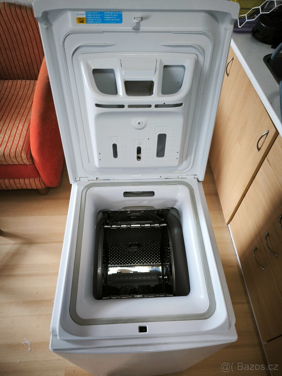 Pračka Indesit vrchní plnění - 2