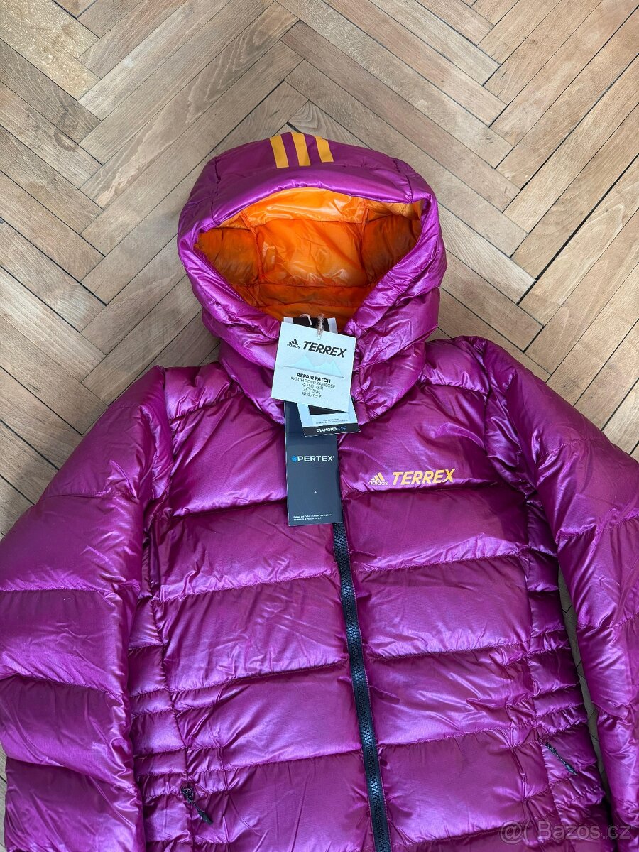 Nová péřová bunda Terrex Techrock Belay Down parka - 2