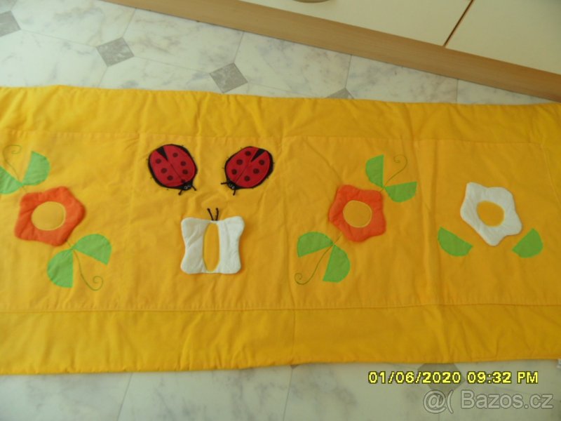 Kapsář vedle - za postel - 2