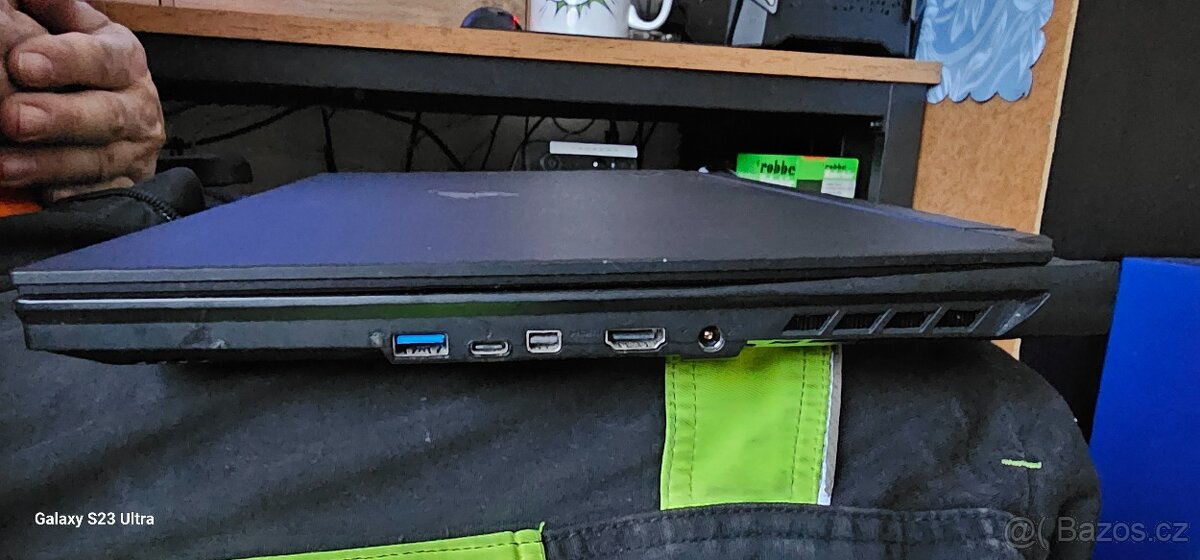 Gigabite Aorus 17" - 2