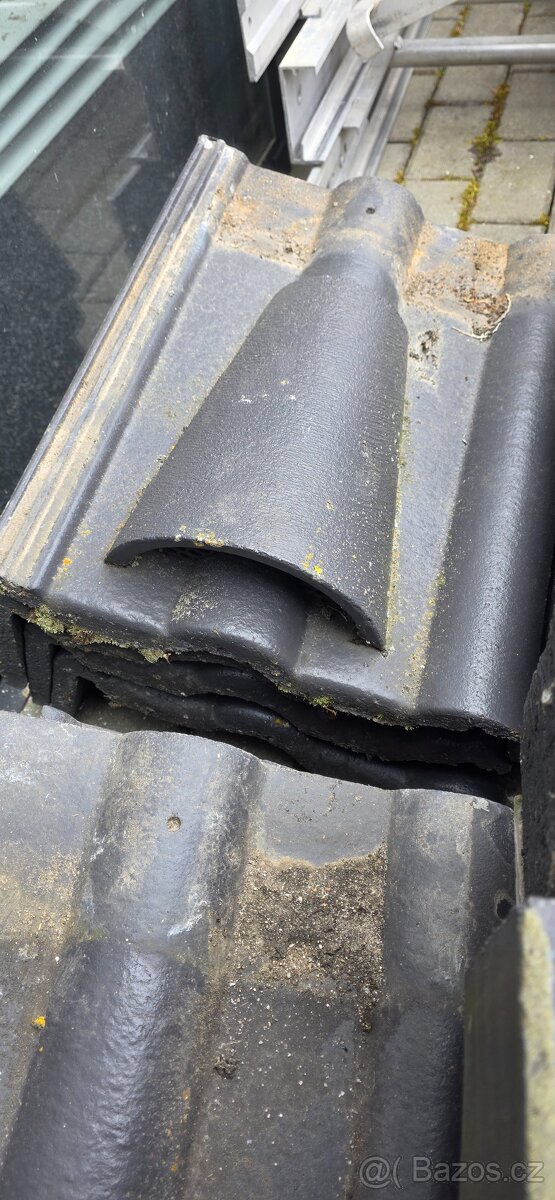 Střešňi tašky Bramac černá barva - 2