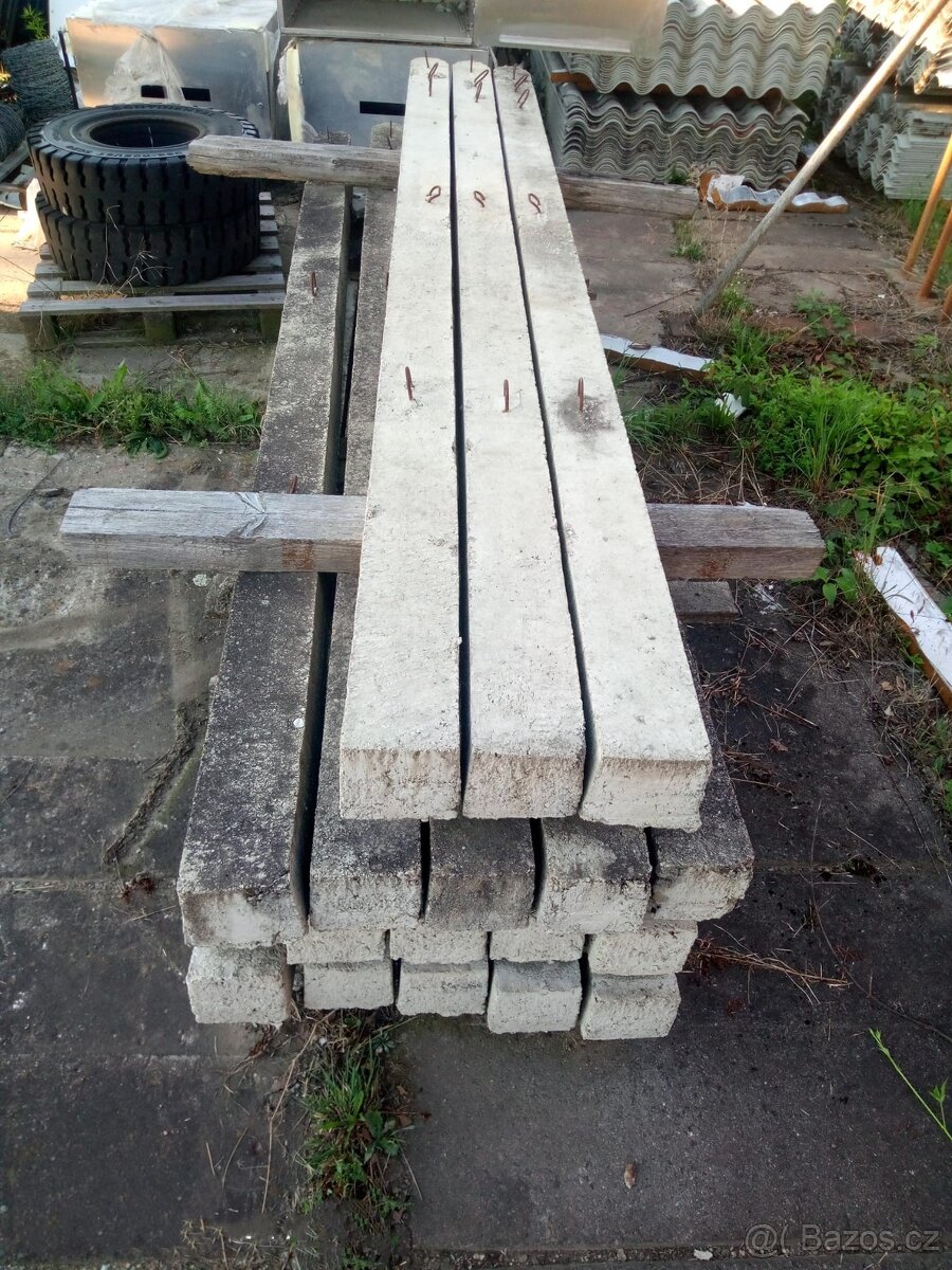 Betonové sloupy 12 cm x 12 cm - 2