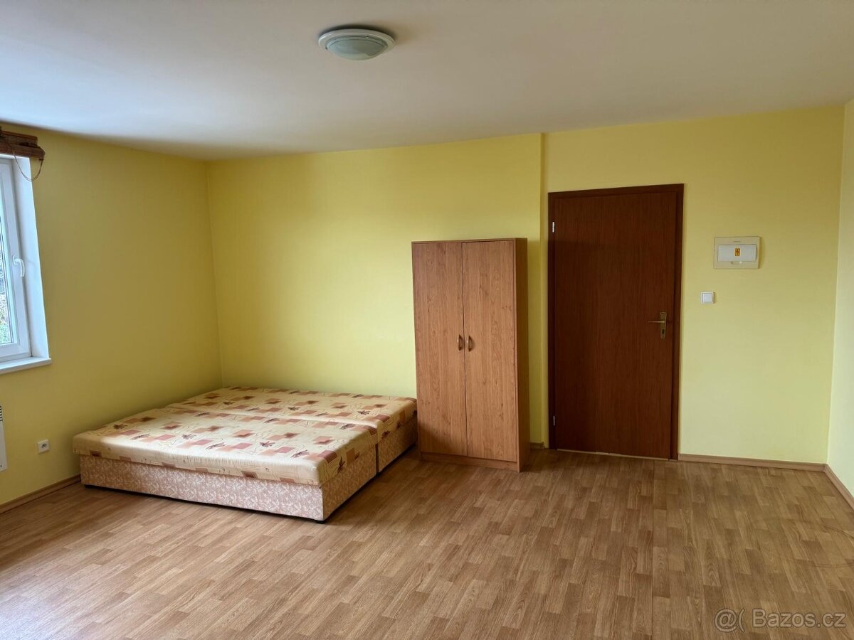 pronájem garsoniéra/apartmán 35 m2 - 2