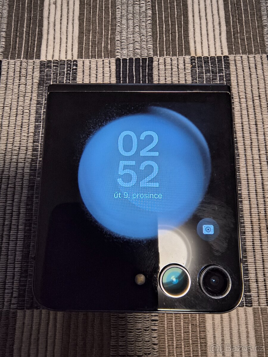 Galaxy Z Flip 5 - 2