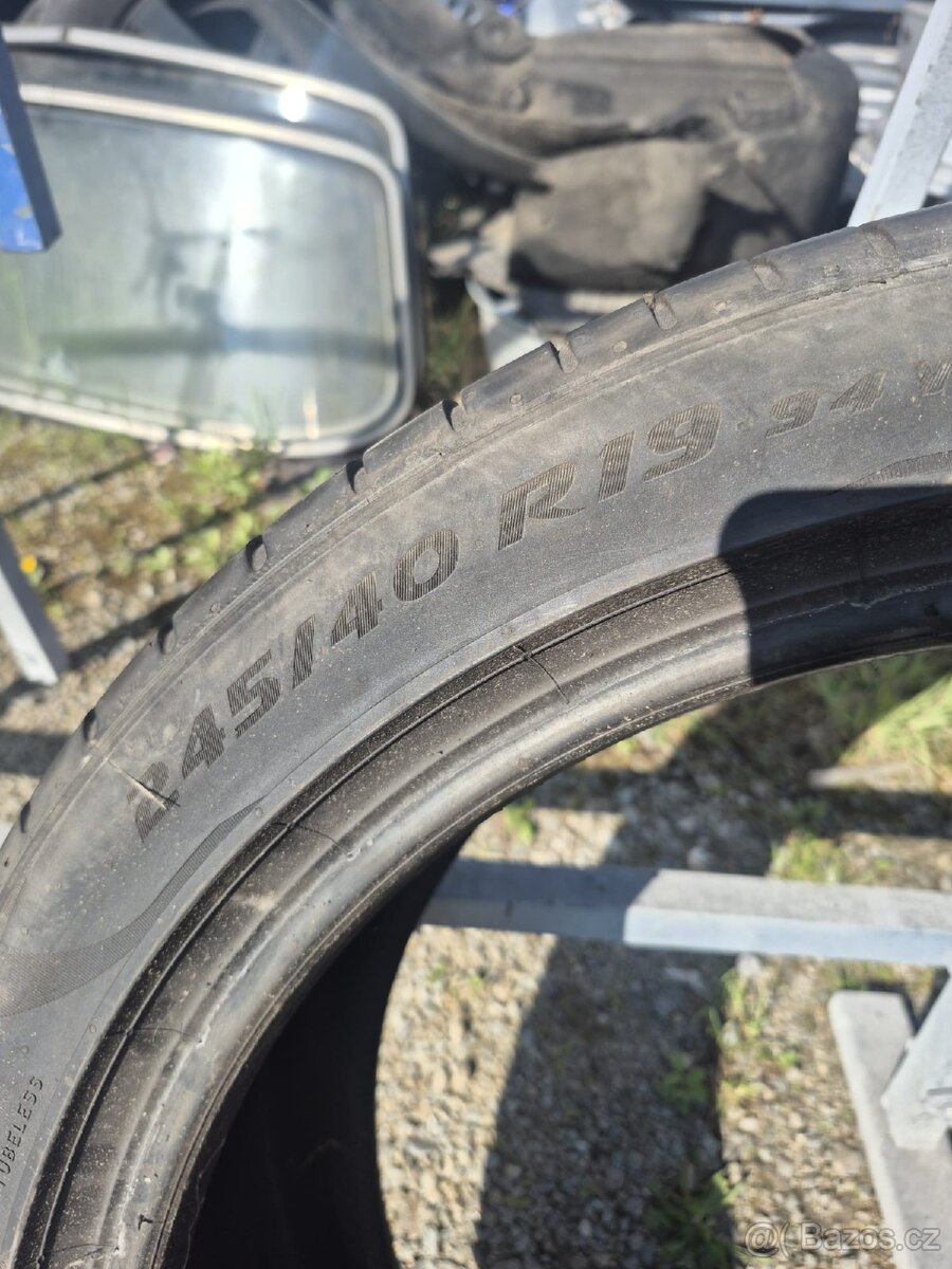 Letní pneu Pirelli 245 40 r19 - 2