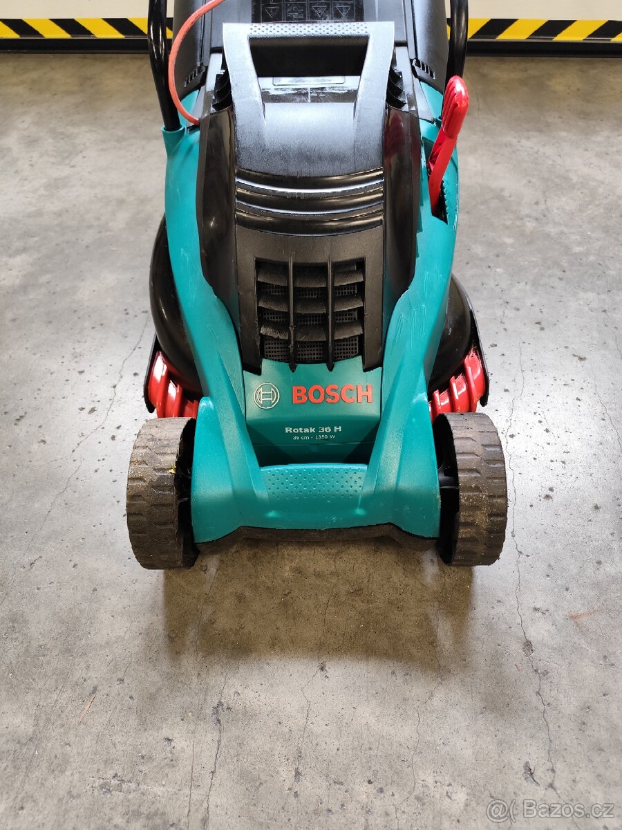 Elektrická sekačka Bosch Rotak 36H - 2