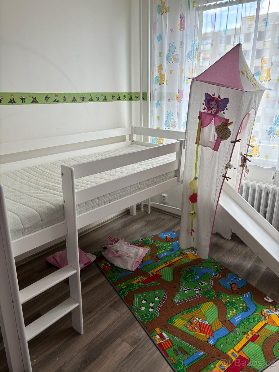 Postel se skluzavkou - 2