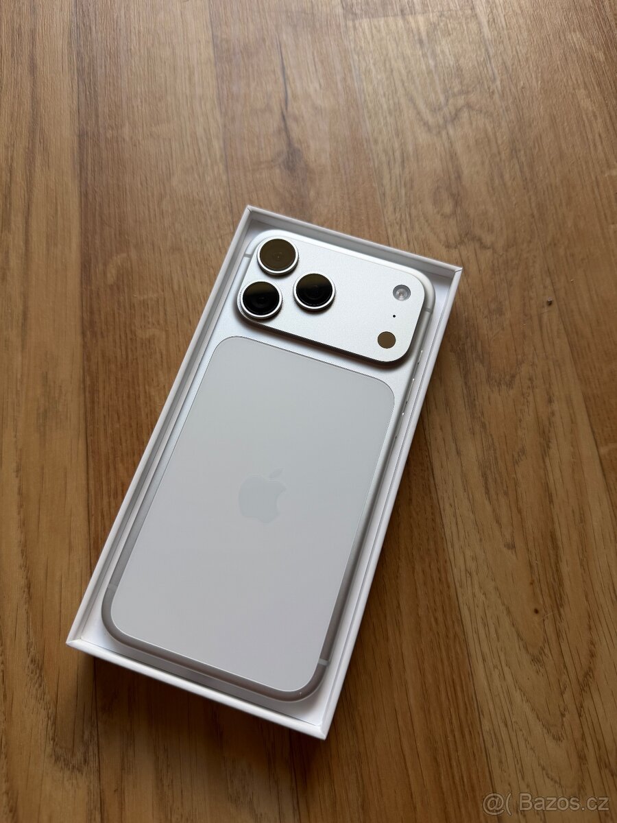 Apple iPhone 17 Pro Max 256GB stříbrný - 2