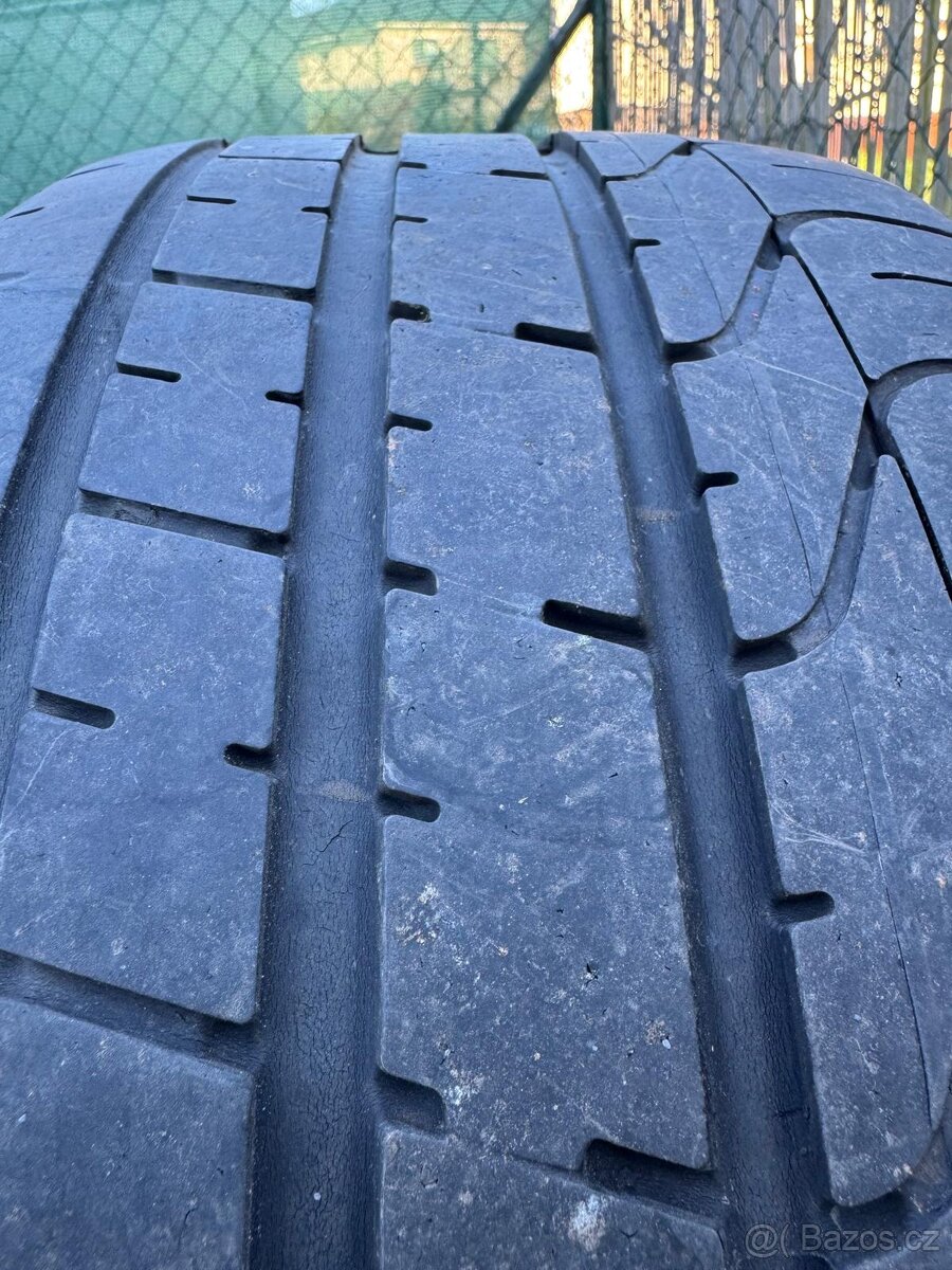 Prodám Pneumatiky Pirelli P ZERO 225/40/19 - 2