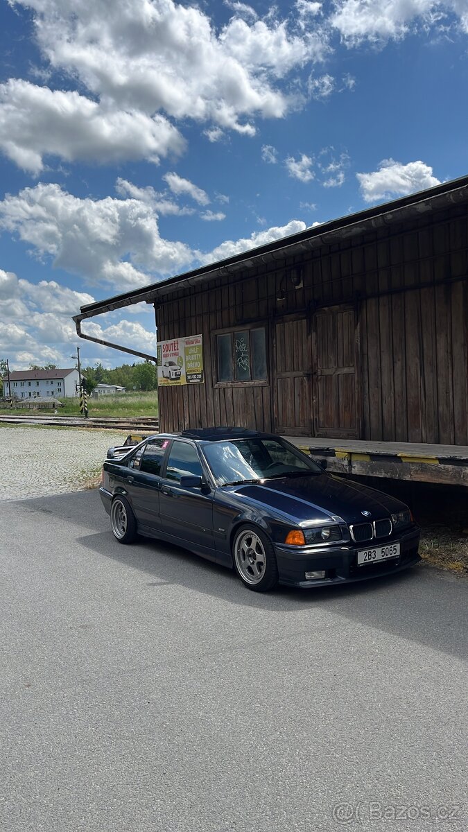 BMW E36 323i 2.5 R6 Sedan M-Paket - 2