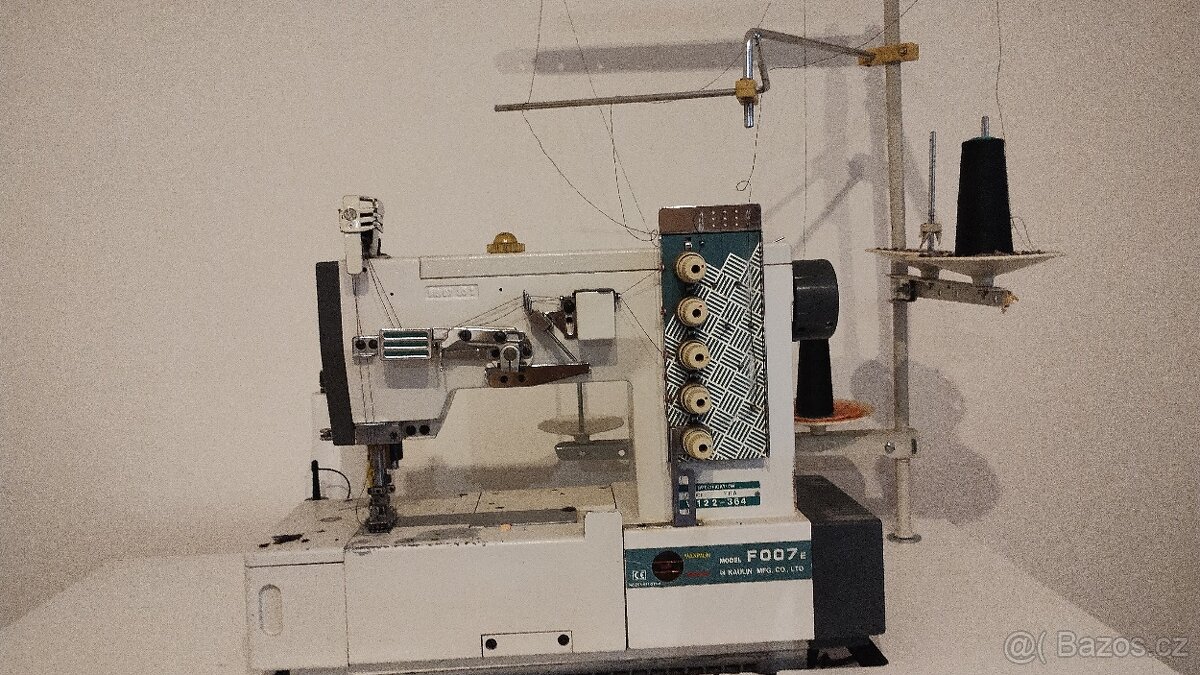 Šicí stroj SIRUBA coverlock - 2