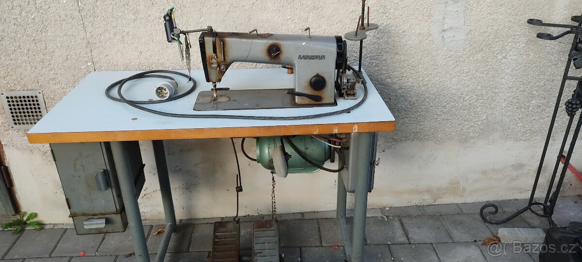 Šicí stroj - 2