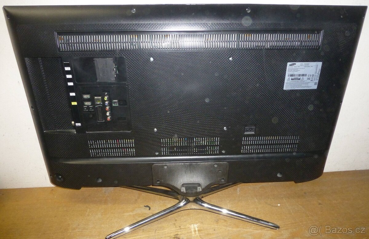 Full HD LED televize 102cm SAMSUNG, nemá DVBT2 - 2